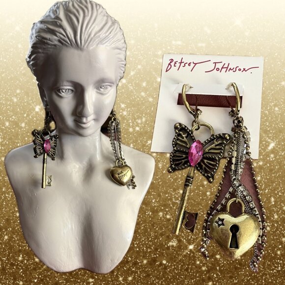 Betsey Johnson Aged Gold Butterfly Key Heart Lock Crystal Fringe Detail Earrings - Picture 1 of 4